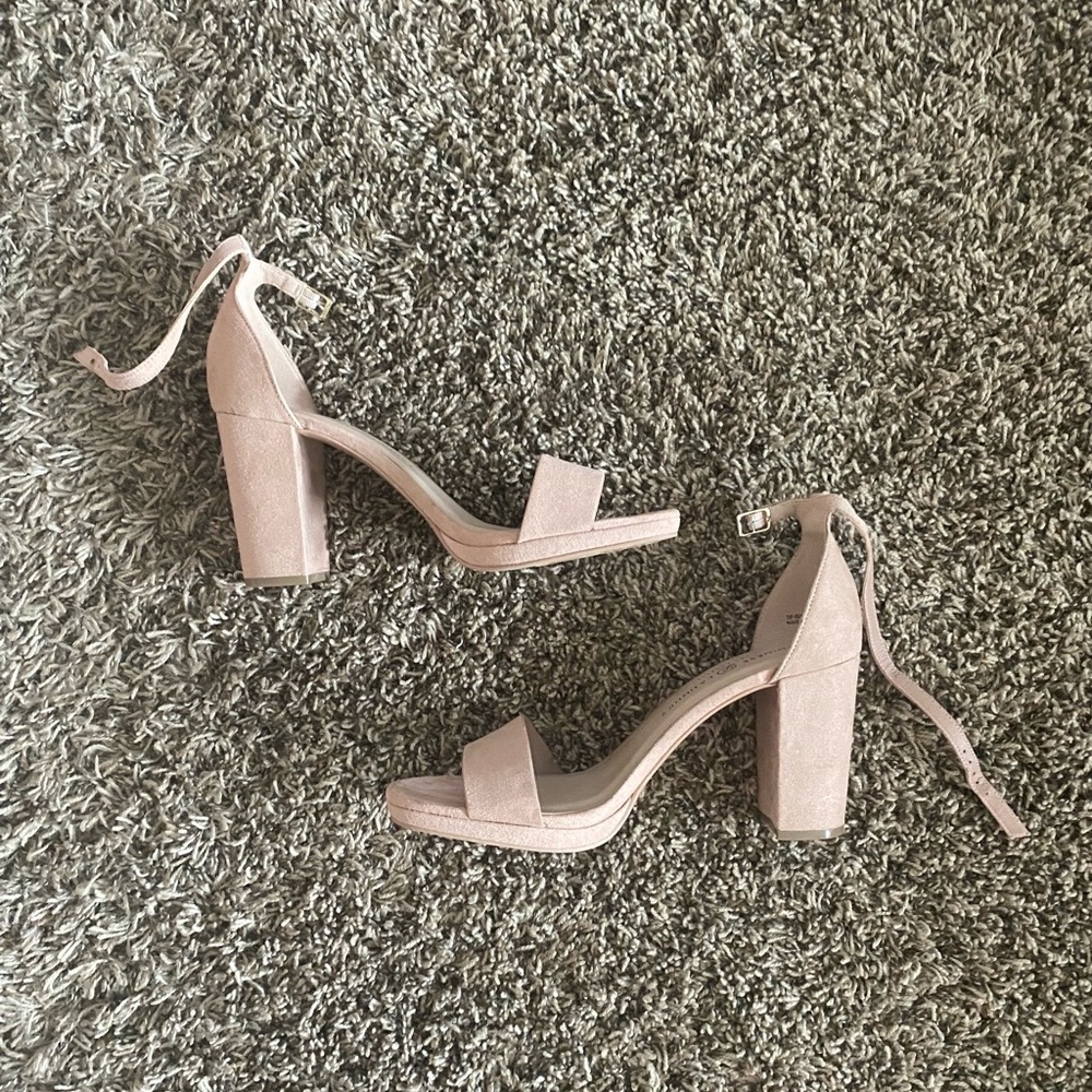 Size 10 Chinese Laundry Nude Heels